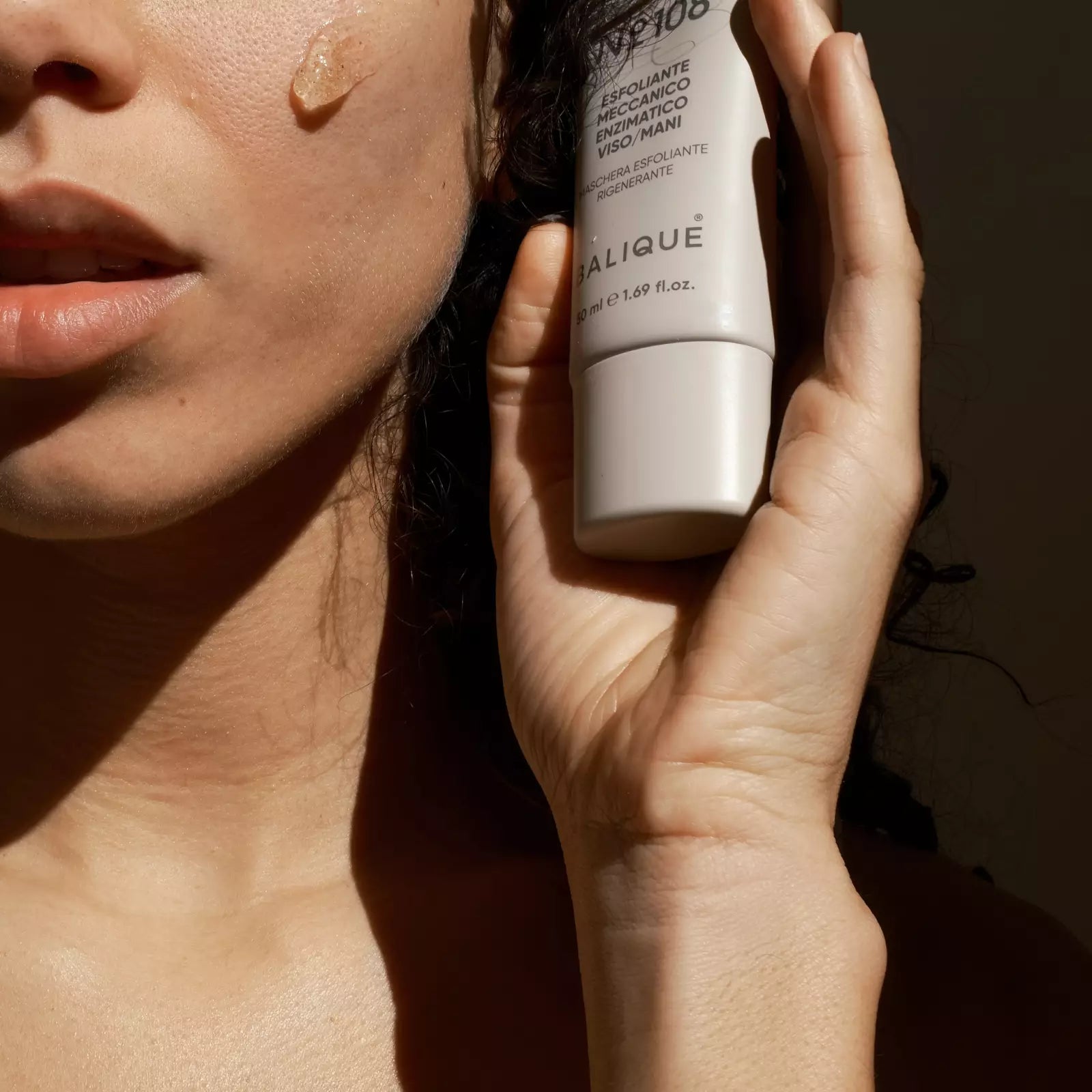 N°108 - ESFOLIANTE MECCANICO ENZIMATICO VISO/MANI